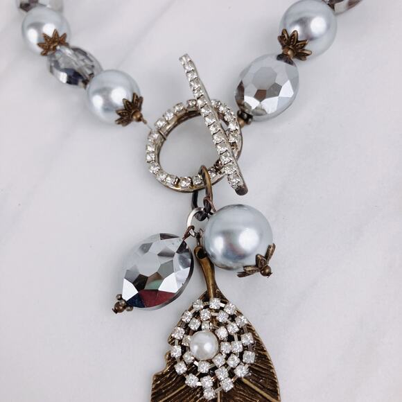 Vintage Style Glass Rhinestone, Faux Pearl, Leaf Pendant Necklace, early 2000s - Picture 5 of 6